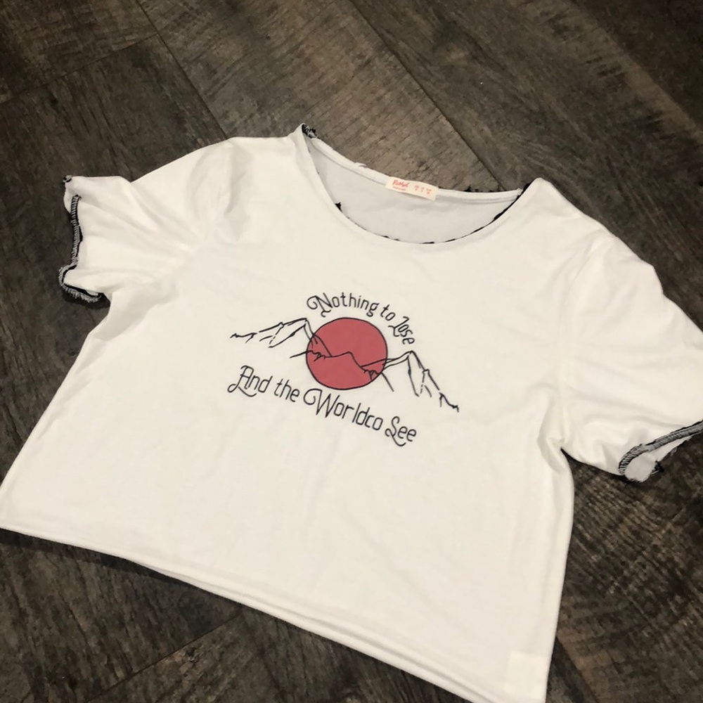 ROMWE SHORT SLEEVE WHITE CROP TOP (Nothing to lose & the world to see) SIZE M